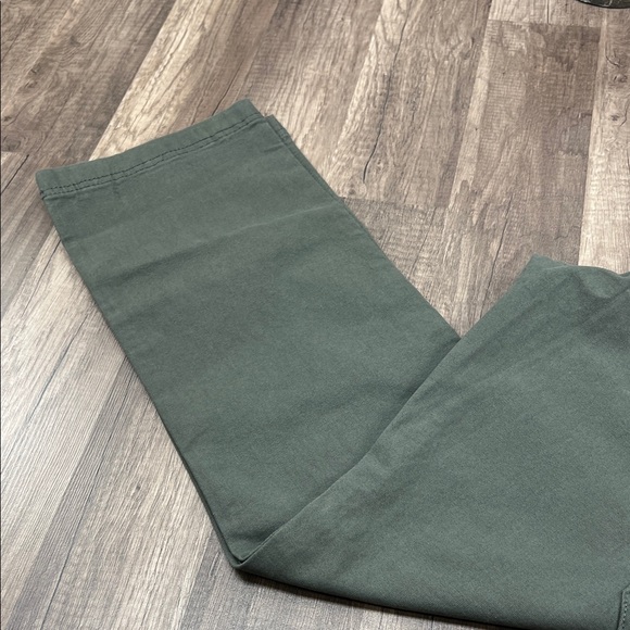 Eddie Bauer olive Green Men’s Utility Pants - Picture 3 of 6